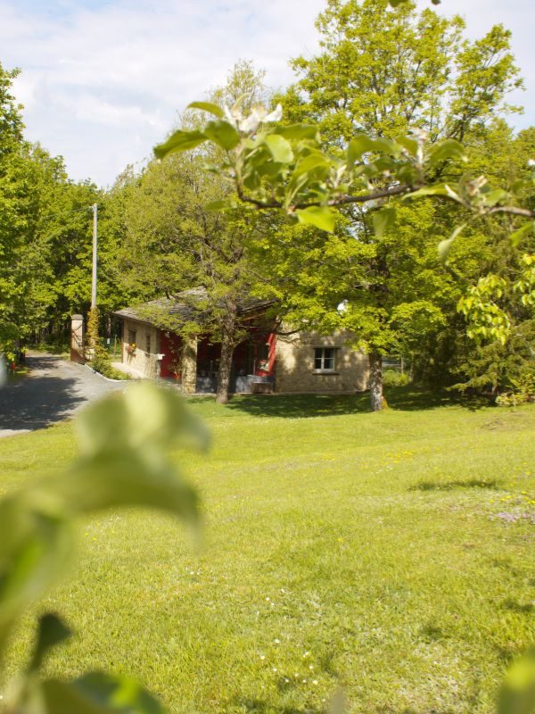 La ghiandaia_casa vacaza berceto estate_giardino verde
